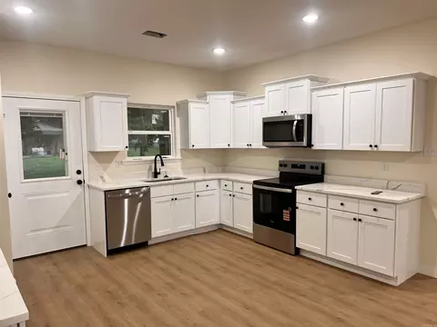 Kitchen - 932 S Fir St, Beebe, AR 72012 photo 1 of 2