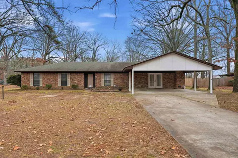 1903 Ginnett Rd, White Hall, AR 71602