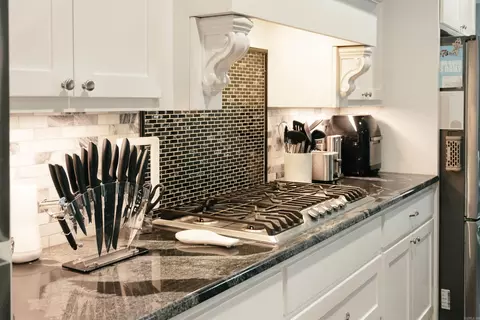 Kitchen - 1601 Huntley, Benton, AR 72015 photo 3 of 7