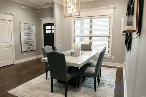 Dining - 1601 Huntley, Benton, AR 72015 photo 2 of 4