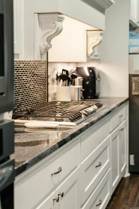 Kitchen - 1601 Huntley, Benton, AR 72015 photo 7 of 7