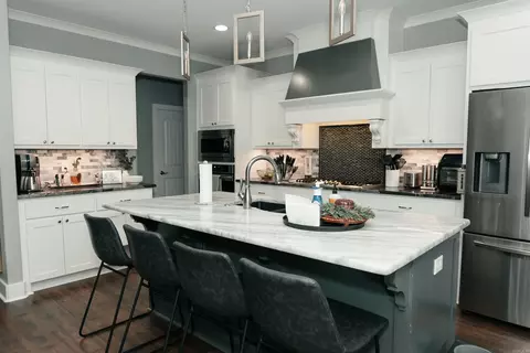 Kitchen - 1601 Huntley, Benton, AR 72015 photo 6 of 7
