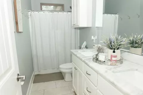 Bath - 1601 Huntley, Benton, AR 72015 photo 5 of 6
