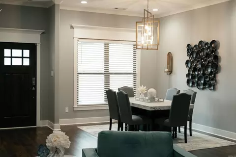 Dining - 1601 Huntley, Benton, AR 72015 photo 3 of 4