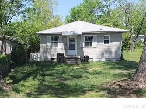 704 Smart St, Jacksonville, AR 72076