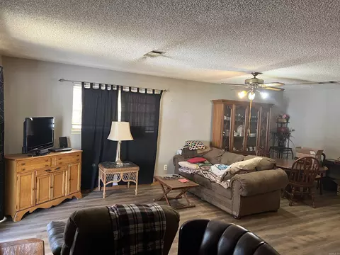 Living - 901 Brookview, Benton, AR 72015 photo 2 of 2