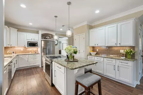 Kitchen - 2786 Nestlewood, White Hall, AR 71602 photo 3 of 7