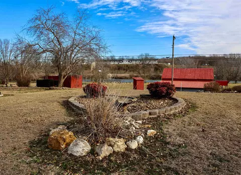 Exterior - 382 Riverview Dr, Mammoth Spring, AR 72554 photo 6 of 11