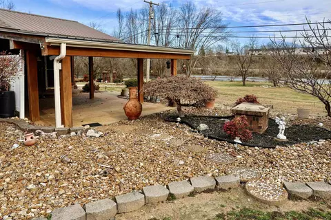 Exterior - 382 Riverview Dr, Mammoth Spring, AR 72554 photo 4 of 11