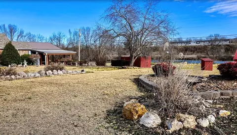Exterior - 382 Riverview Dr, Mammoth Spring, AR 72554 photo 5 of 11