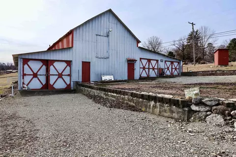 Exterior - 382 Riverview Dr, Mammoth Spring, AR 72554 photo 9 of 11