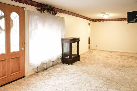 Living - 382 Riverview Dr, Mammoth Spring, AR 72554 photo 1 of 5