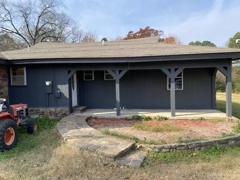 208 Lake St, Ola, AR 72853