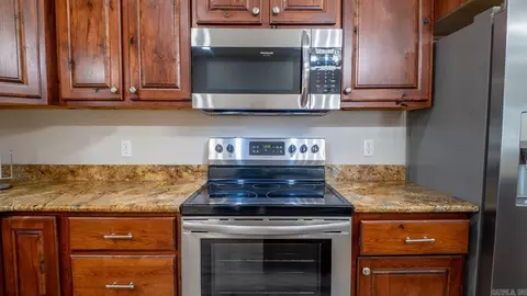 Kitchen - 312 Earl St, Thayer, MO 65791 photo 4 of 6