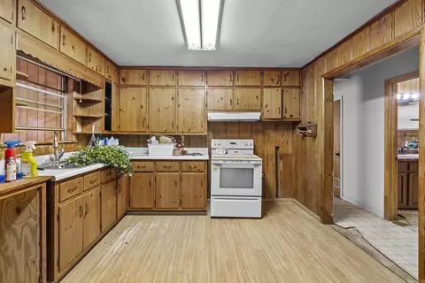 Kitchen - 359 Swinging Bridge Rd, Beebe, AR 72012 photo 3 of 4