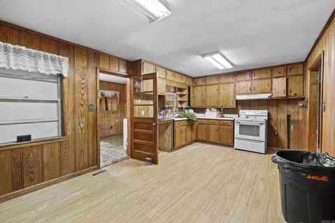 Kitchen - 359 Swinging Bridge Rd, Beebe, AR 72012 photo 2 of 4