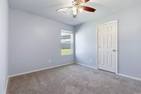 Bedroom - 2421 Kenneth Dr, Benton, AR 72015 photo 14 of 15