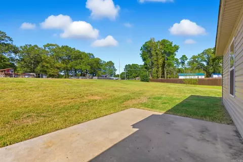 Exterior - 2421 Kenneth Dr, Benton, AR 72015 photo 4 of 7