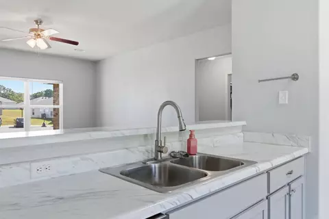 Kitchen - 2421 Kenneth Dr, Benton, AR 72015 photo 2 of 2