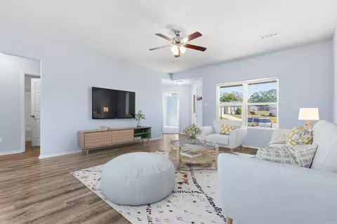 Living - 2421 Kenneth Dr, Benton, AR 72015 photo 1 of 6