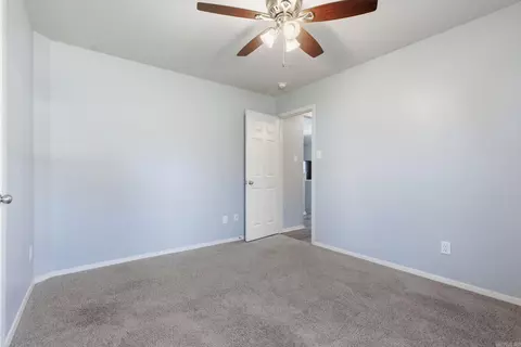 Bedroom - 2421 Kenneth Dr, Benton, AR 72015 photo 15 of 15