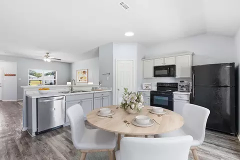 Dining - 2421 Kenneth Dr, Benton, AR 72015 photo 1 of 1