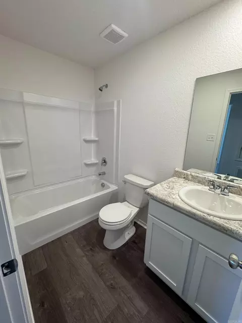 Bath - 101 Jasmine Ct, Beebe, AR 72012 photo 2 of 2