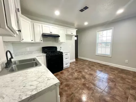 Kitchen - 532 Smith St, Trumann, AR 72472 photo 9 of 9