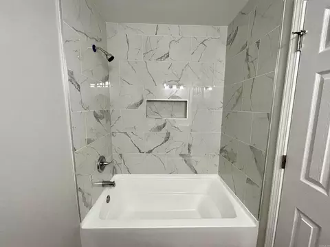 Bath - 532 Smith St, Trumann, AR 72472 photo 3 of 4