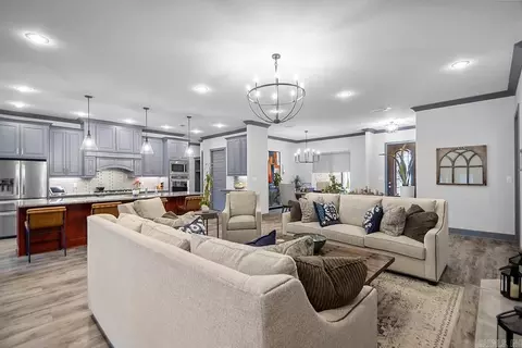 Living - 6756 Hilo Ave, Benton, AR 72019 photo 4 of 5