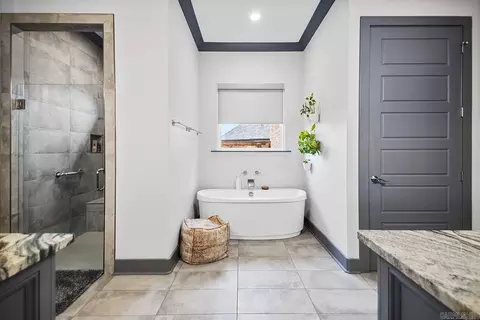 Bath - 6756 Hilo Ave, Benton, AR 72019 photo 2 of 2