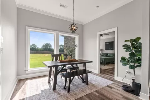 Dining - 12 Bullet Davis, Greenbrier, AR 72058 photo 1 of 2