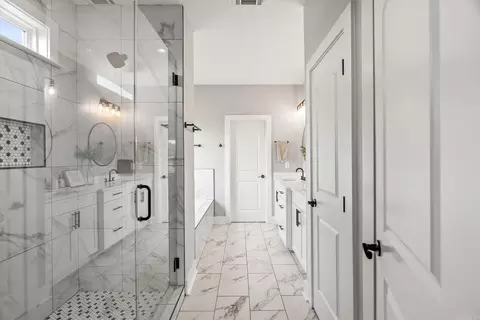 Entry Way - 12 Bullet Davis, Greenbrier, AR 72058 photo 5 of 8