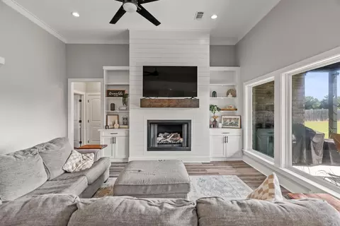 Living - 12 Bullet Davis, Greenbrier, AR 72058 photo 3 of 5