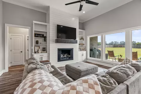 Living - 12 Bullet Davis, Greenbrier, AR 72058 photo 1 of 5