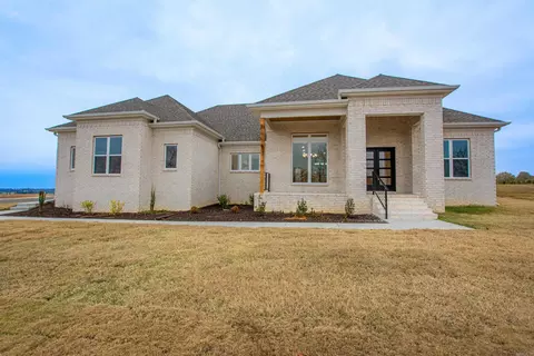 1616 Secretariat Way, Searcy, AR 72143