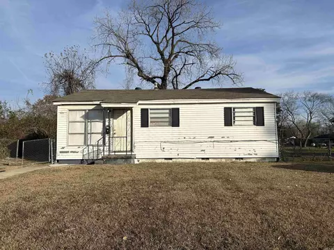 2106 Muldrow Dr, North Little Rock, AR 72117