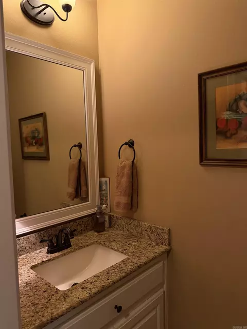 Bath - 3702 Buckskin Rd, Benton, AR 72015 photo 3 of 10