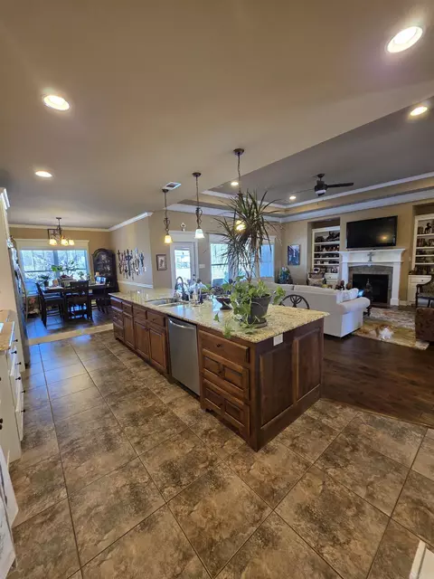 Kitchen - 3702 Buckskin Rd, Benton, AR 72015 photo 3 of 4