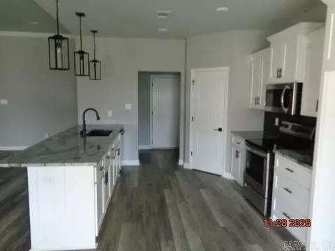 Entry Way - 3002 Sue St, Benton, AR 72015 photo 1 of 1