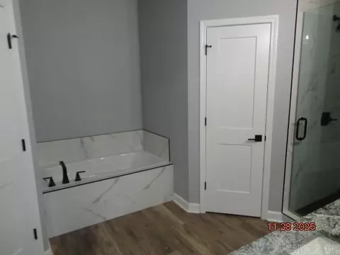 Bath - 3002 Sue St, Benton, AR 72015 photo 1 of 2