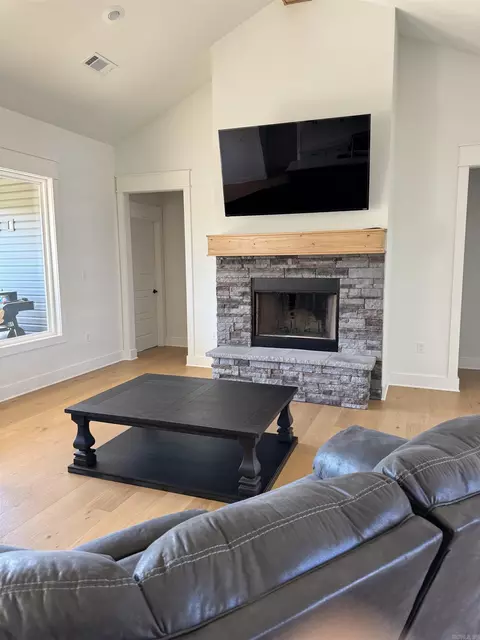 Living - 10568 Gunter Loop, Benton, AR 72019 photo 2 of 2