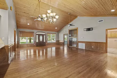 Living - 645 Drye Rd, Biscoe, AR 72017 photo 2 of 3