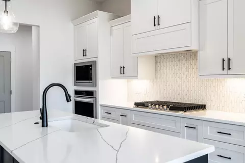 Kitchen - 123 Harmony Village Dr, Haskell, AR 72015 photo 3 of 7