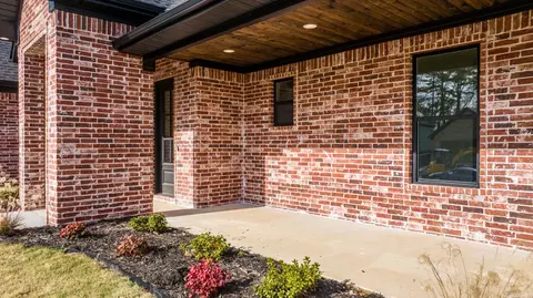 Exterior - 123 Harmony Village Dr, Haskell, AR 72015 photo 2 of 5