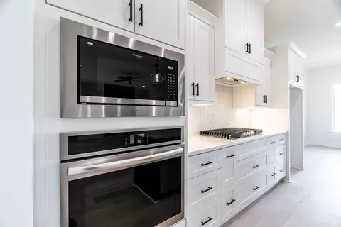 Kitchen - 123 Harmony Village Dr, Haskell, AR 72015 photo 5 of 7