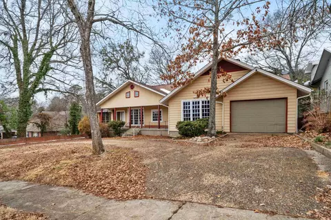 132 Pecan St, Hot Springs National Park, AR 71913