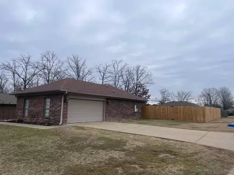 Exterior - 1890 Milestone, Conway, AR 72034 photo 2 of 5