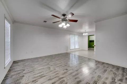 Living - 25 Thomas Cir, Greenbrier, AR 72058 photo 1 of 3