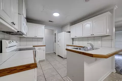 Kitchen - 25 Thomas Cir, Greenbrier, AR 72058 photo 1 of 4